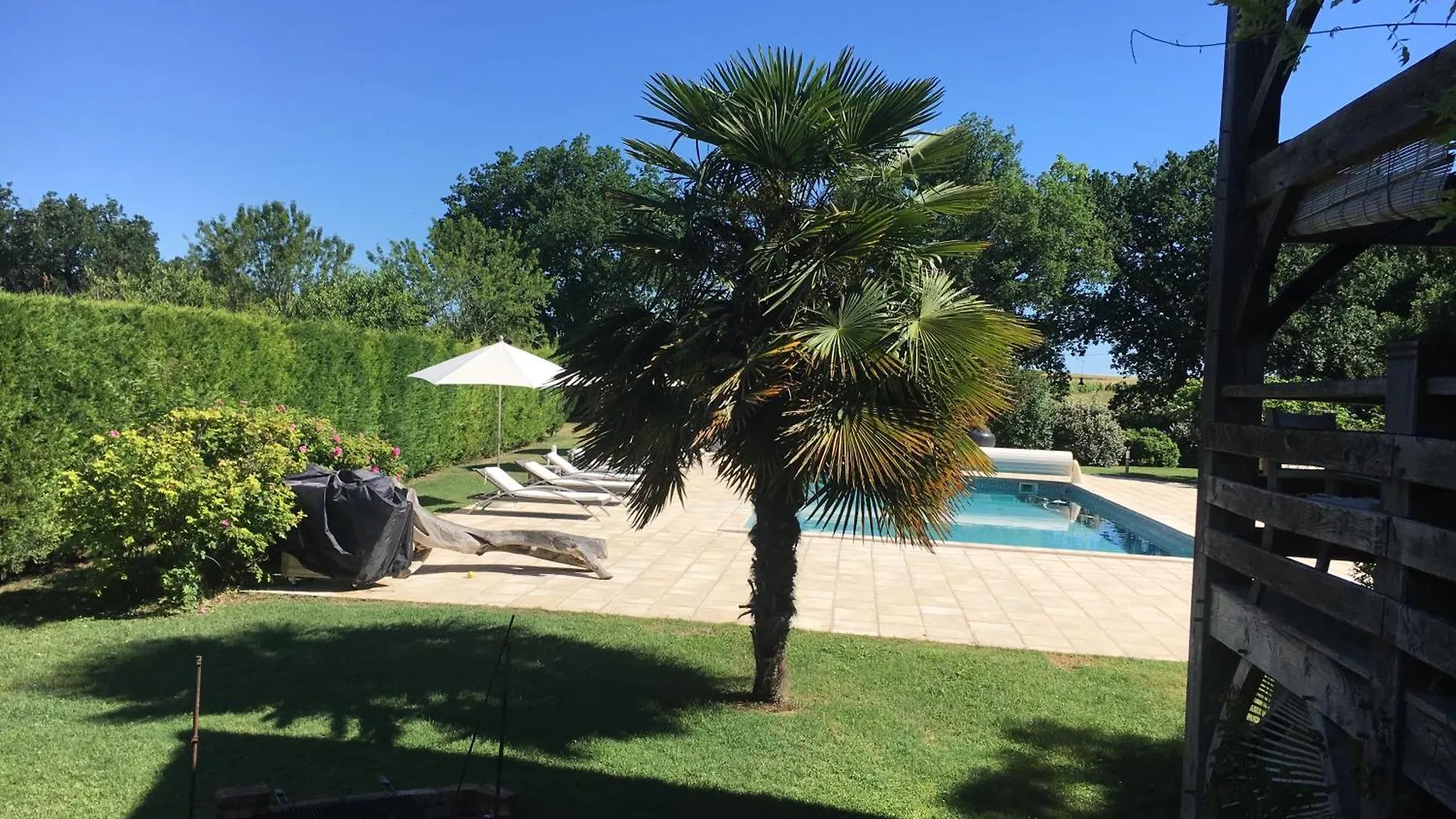 La Source Bed & Breakfast Cestayrols