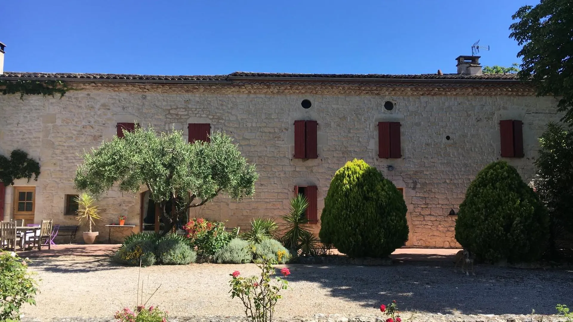 La Source Bed & Breakfast Cestayrols